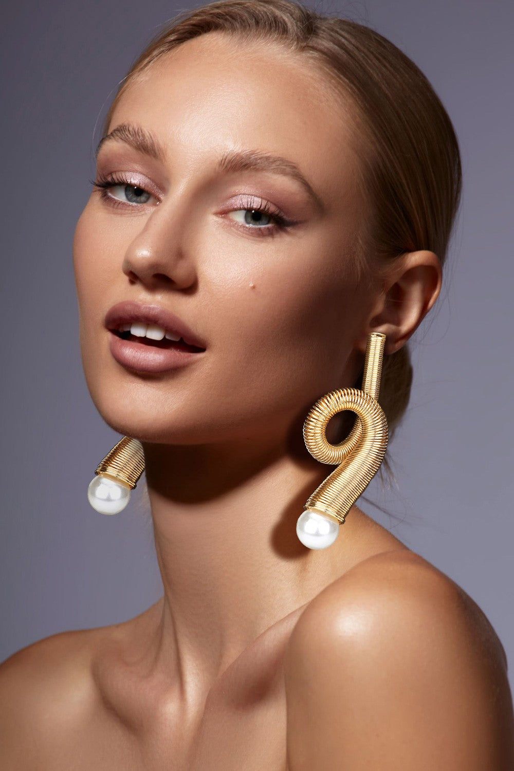Oversized Pearl Tip Metal Wired Abstract Earrings (Gold)